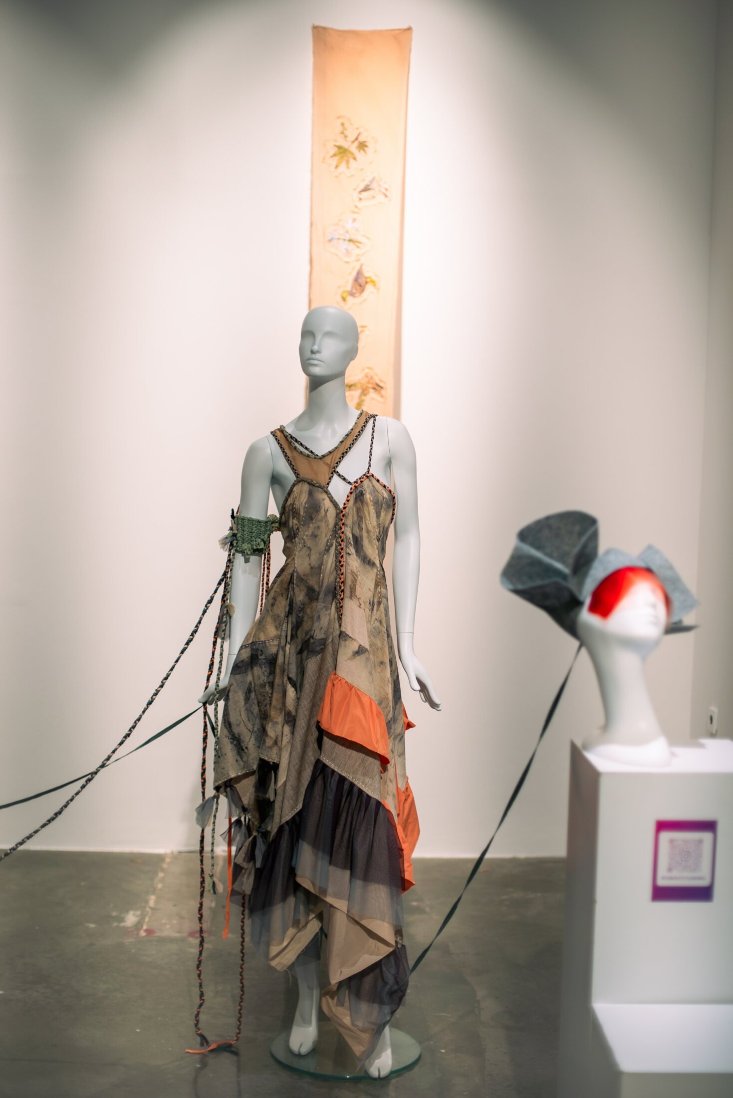 A Sympoietic Fashion Practice: Bonds — project documentation