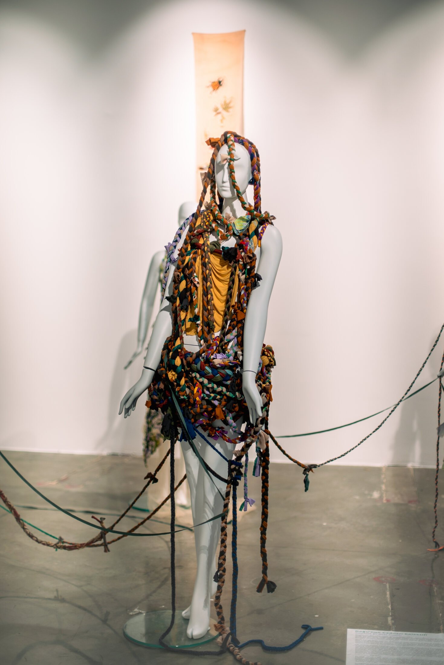 A Sympoietic Fashion Practice: Bonds — project documentation
