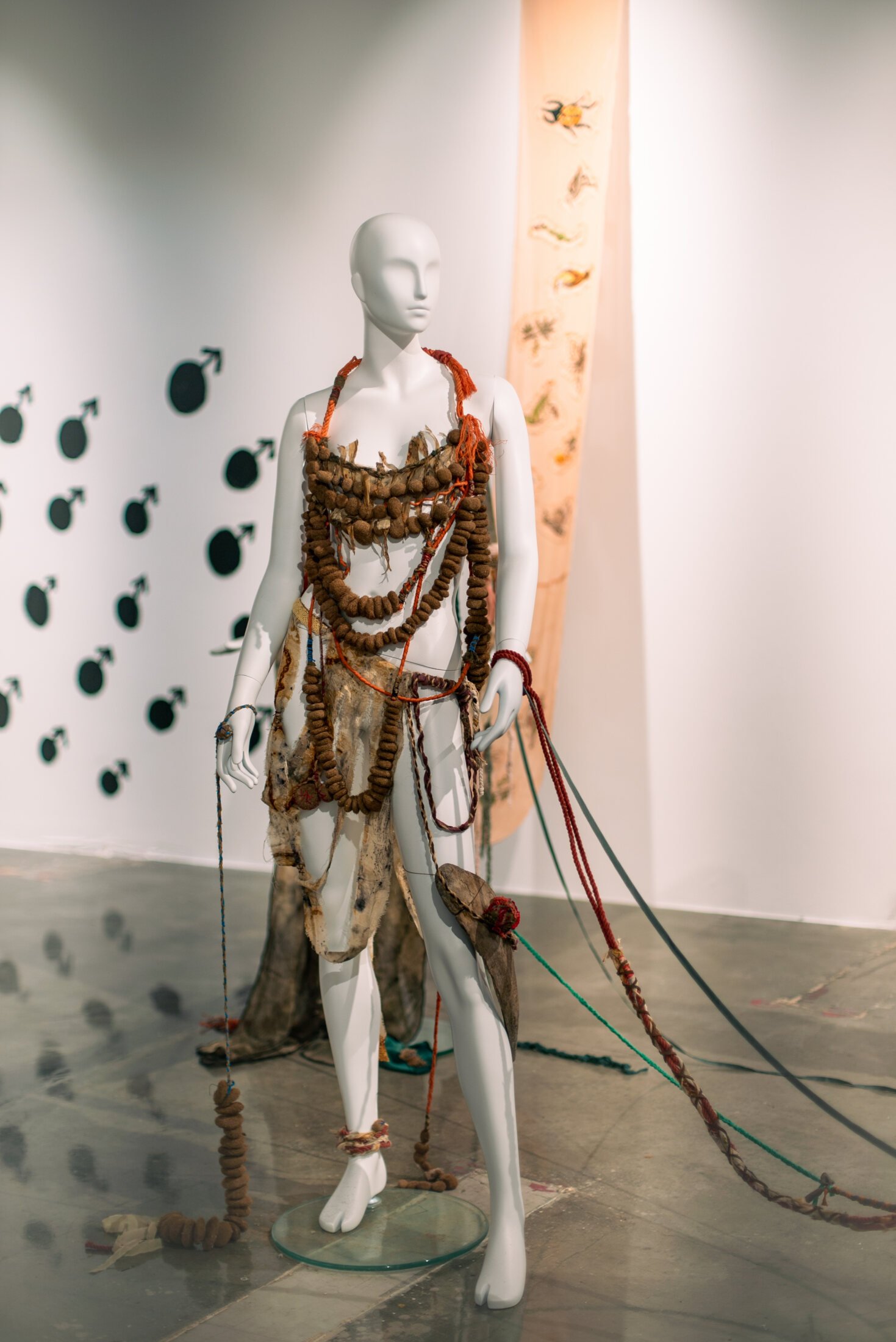 A Sympoietic Fashion Practice: Bonds — project documentation