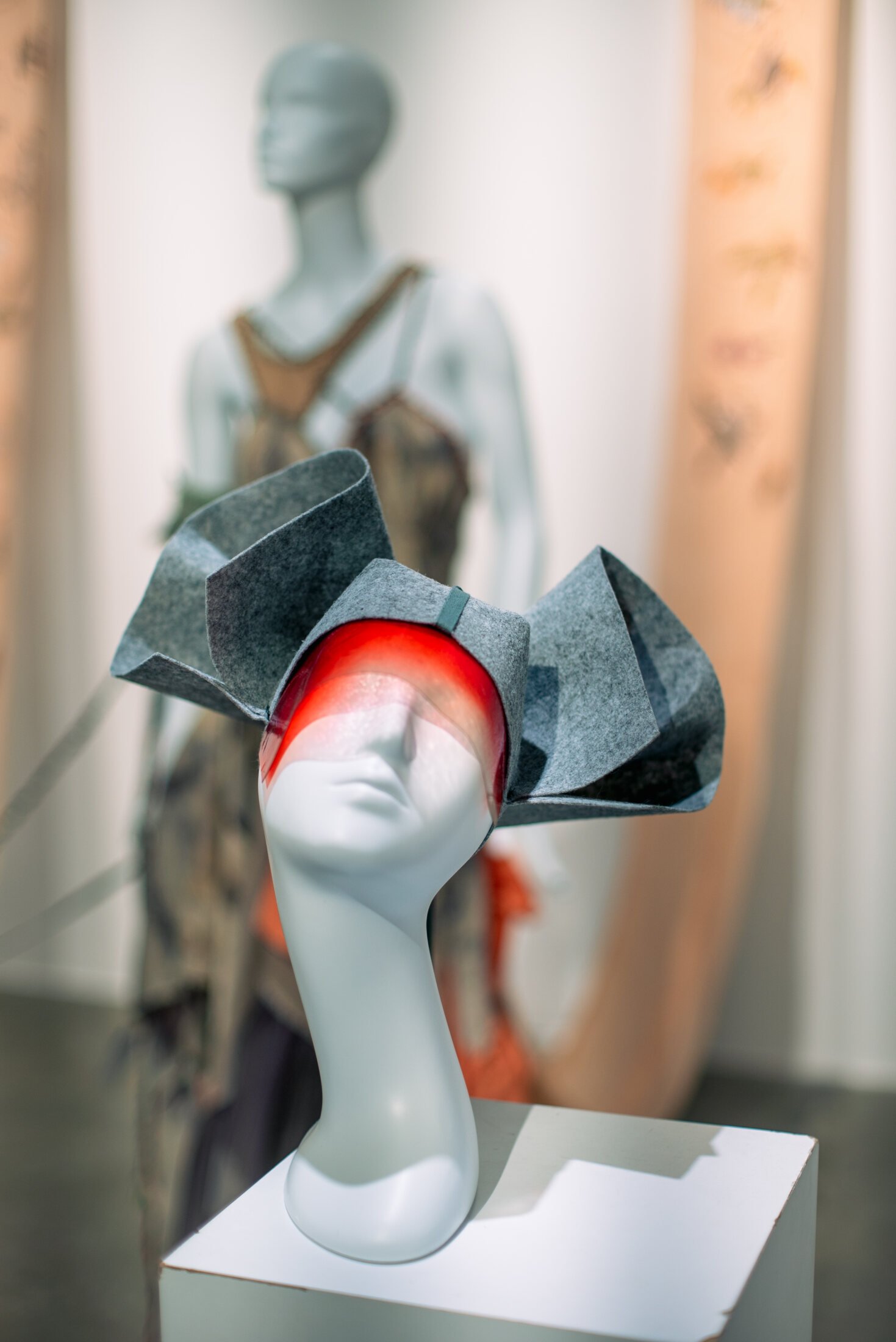 A Sympoietic Fashion Practice: Bonds — project documentation