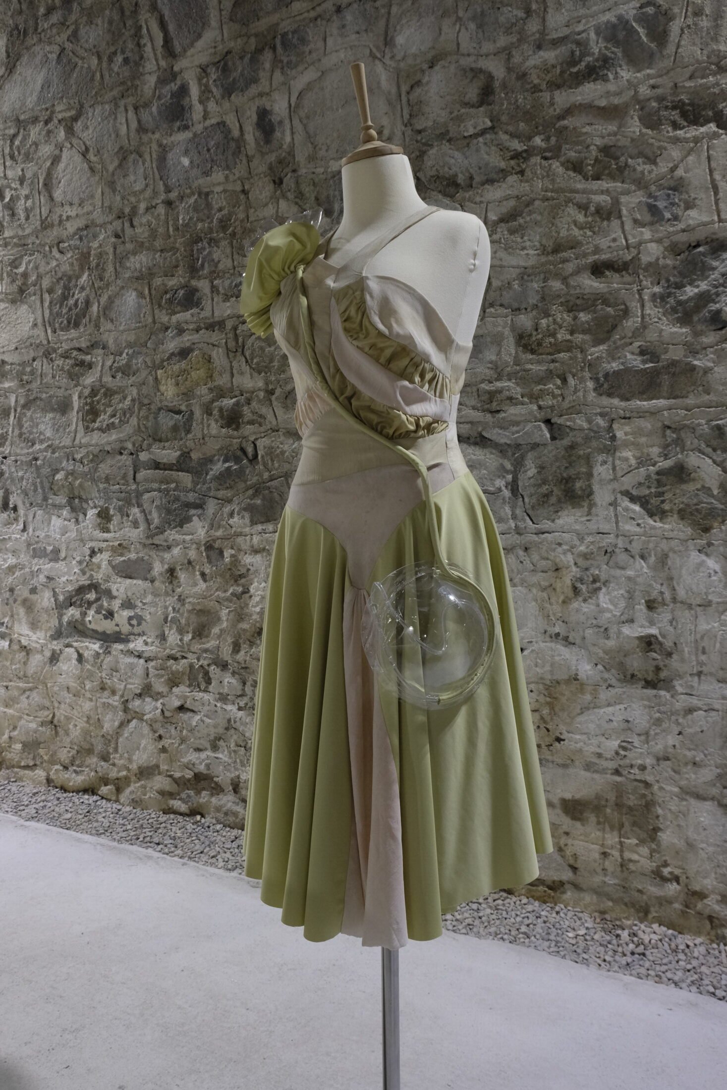 Hydrophilic Textiles: Body / Rainwater / Clothing — project documentation